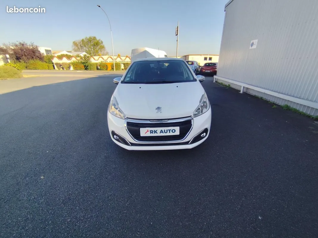 Peugeot 208 2016 photo 3