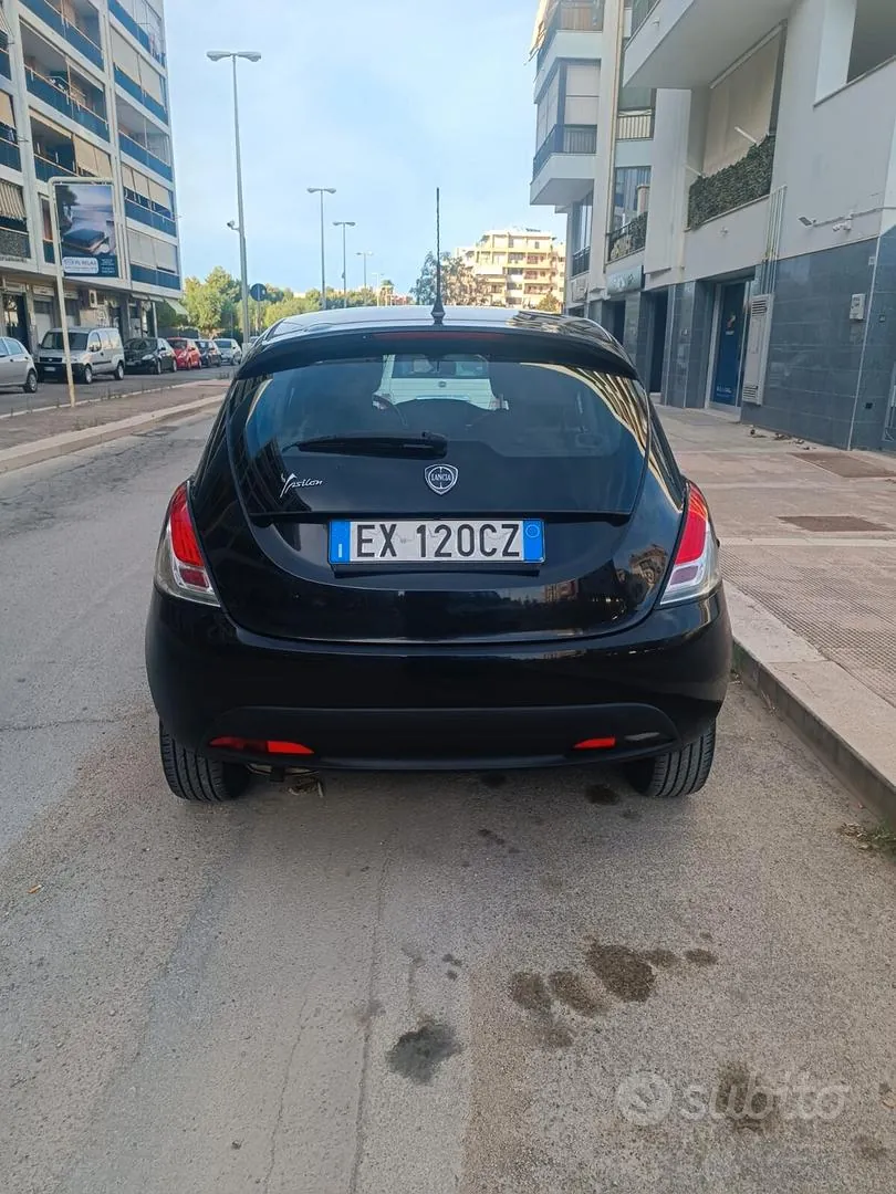 Lancia Ypsilon 2014 photo 2