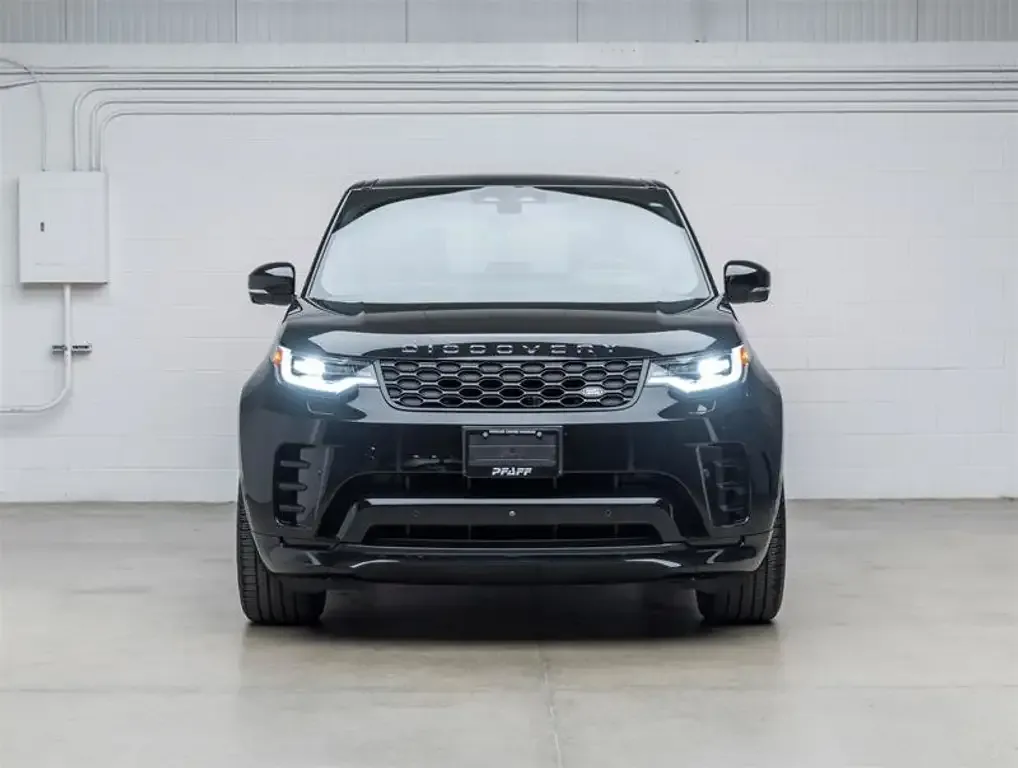 Land Rover Discovery 2024 photo 2