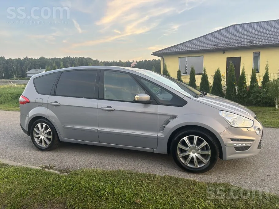 Ford S-Max 2012 photo 4