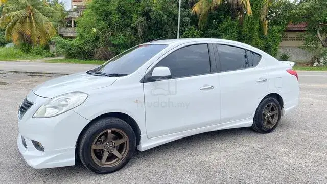 Nissan Almera