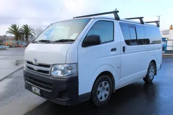 Toyota Hiace 2012 photo 4