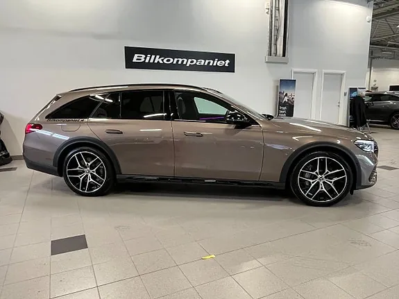 Mercedes-Benz E300 De 2026 photo 2