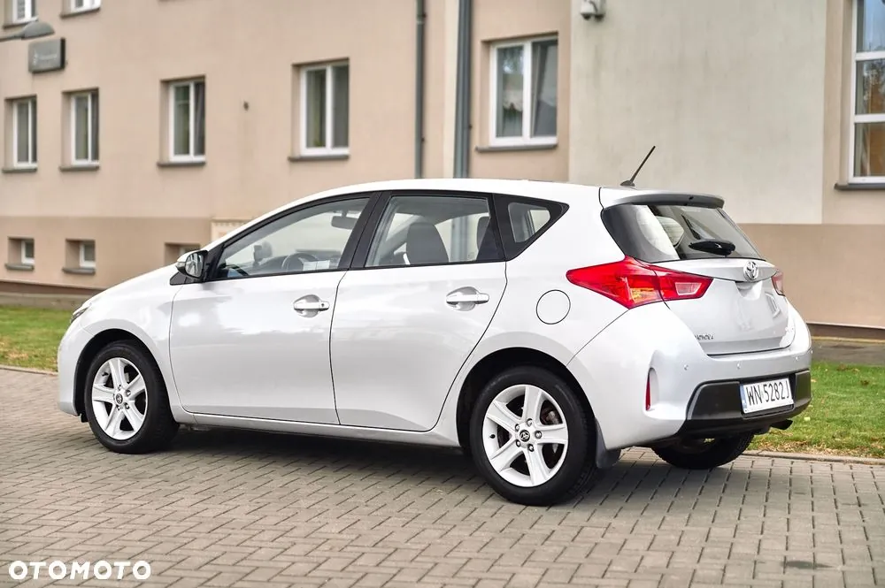 Toyota Auris 2014 photo 4