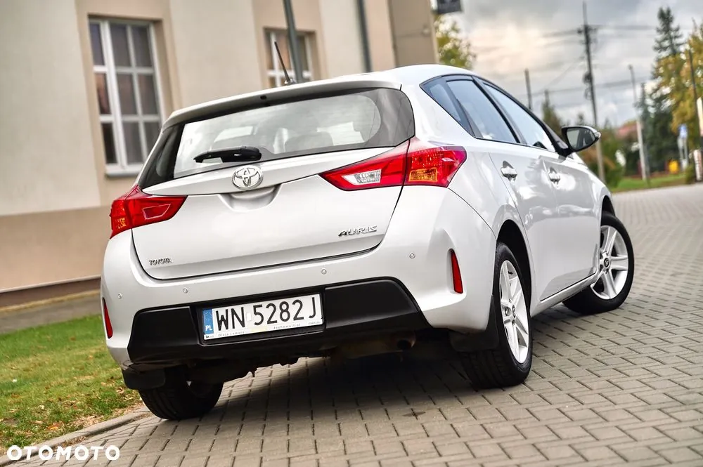 Toyota Auris 2014 photo 2