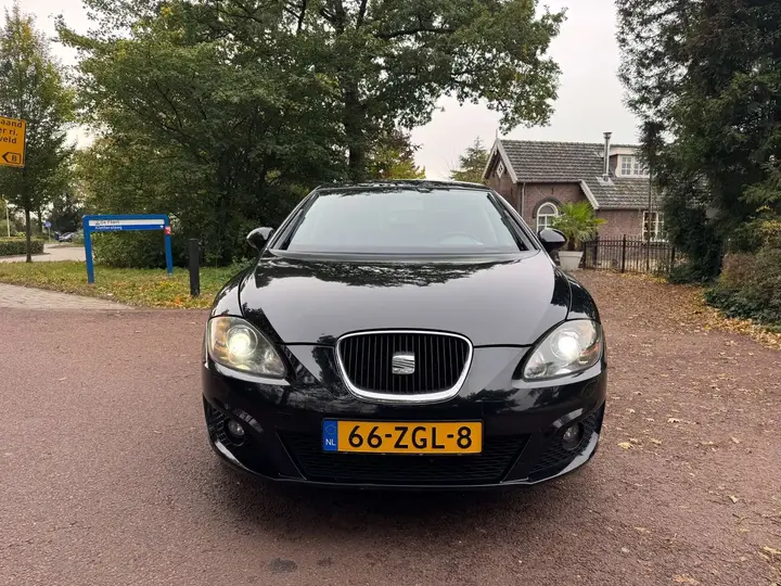 Seat Leon 2013 photo 2