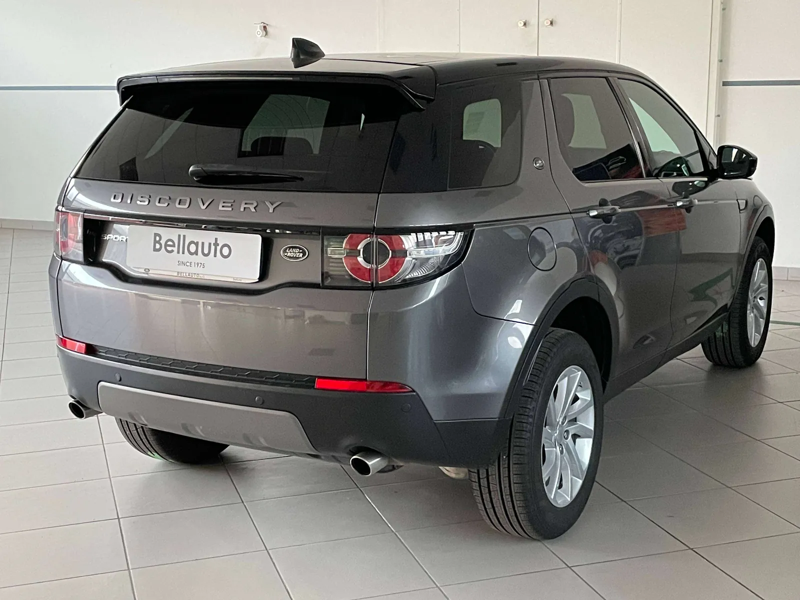 Land Rover Discovery Sport 2015 photo 2
