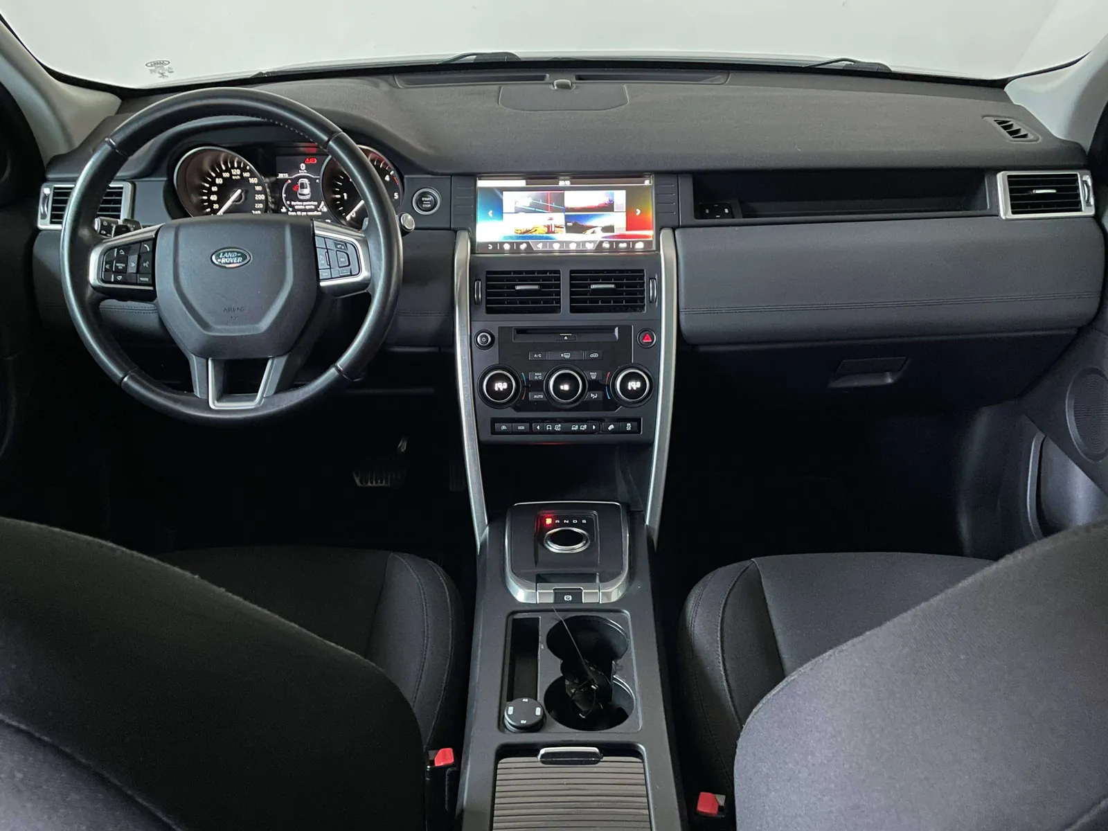 Land Rover Discovery Sport 2015 photo 4