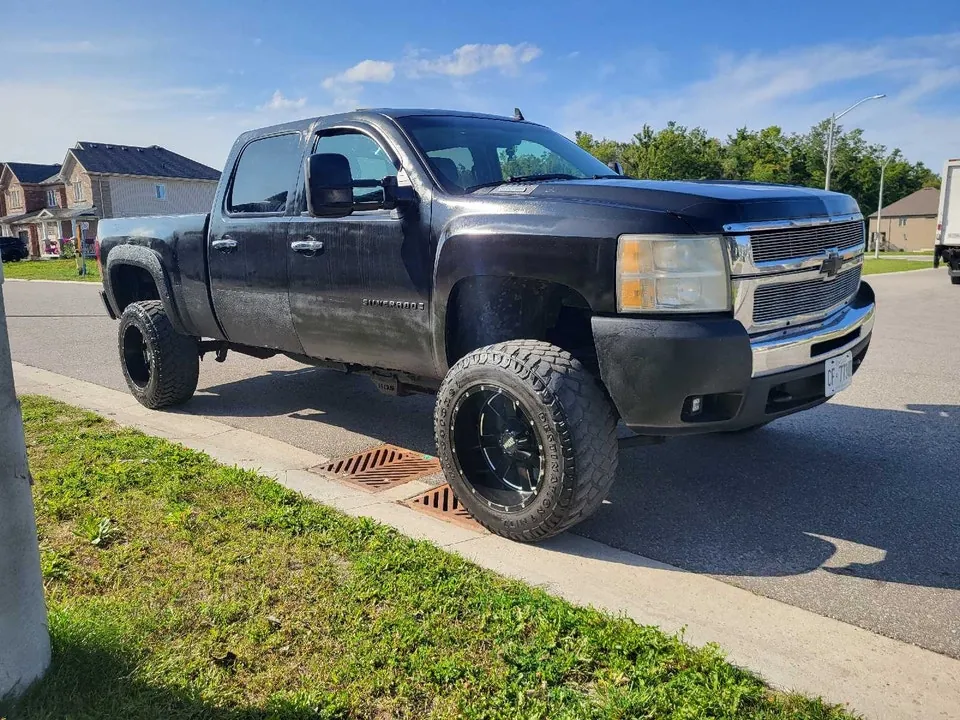 Chevrolet Silverado 2500Hd 2009 photo 2