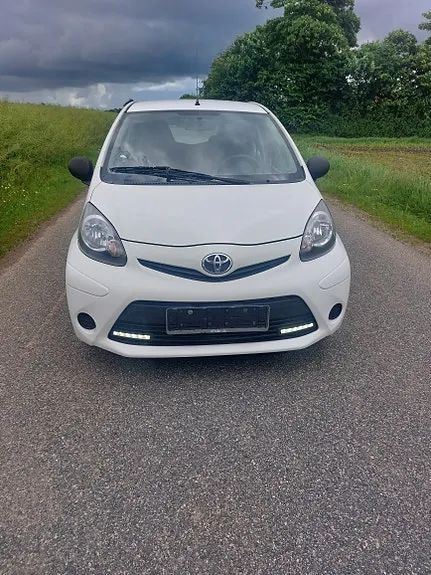 Toyota Aygo 2012 photo 2