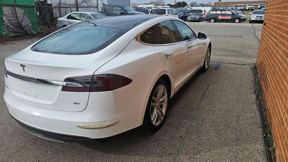 Tesla Model S 2014 photo 4