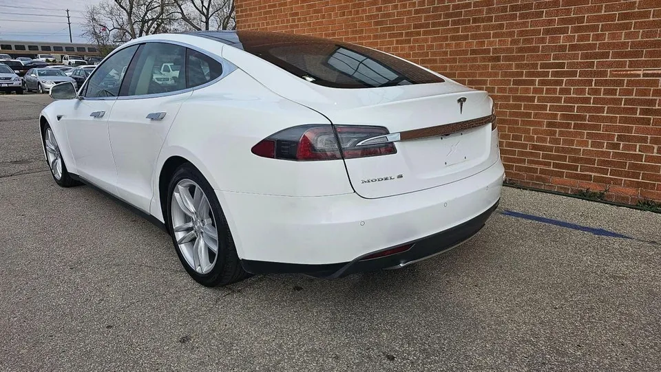 Tesla Model S 2014 photo 5