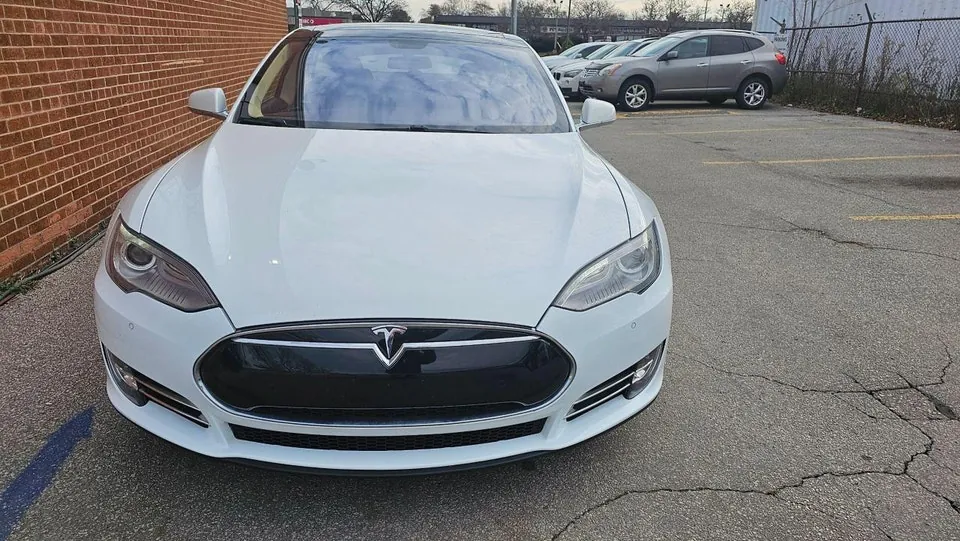 Tesla Model S 2014 photo 3