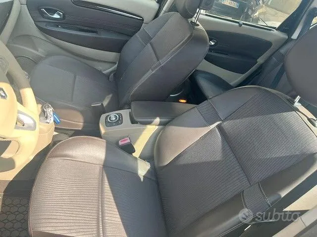 Renault Scenic 2010 photo 4