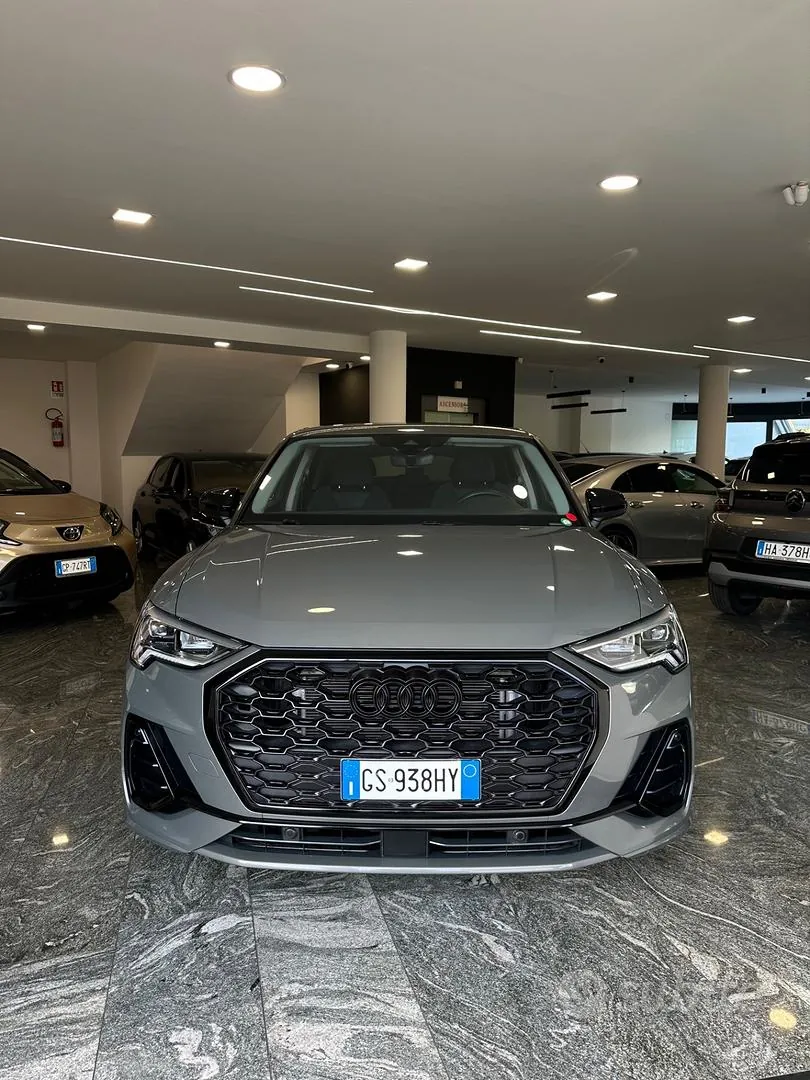 Audi Q3 2023 photo 2
