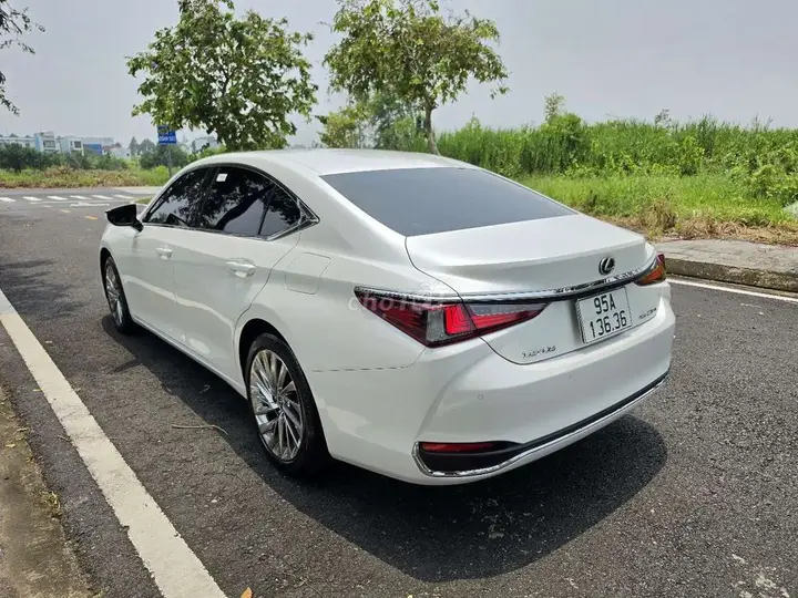 Lexus Es 2025 photo 5