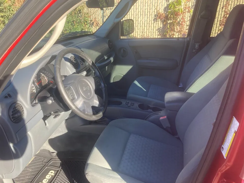 Jeep Liberty 2006 photo 5