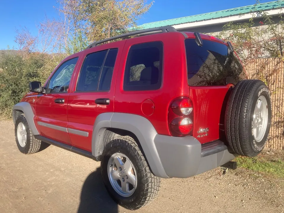 Jeep Liberty 2006 photo 2