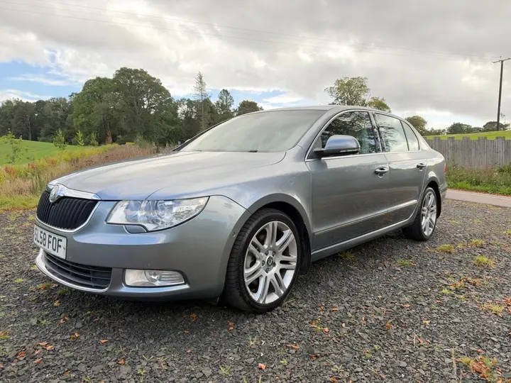 Skoda Superb 2008 photo 2