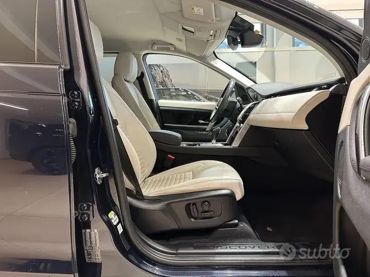 Land Rover Discovery Sport 2022 photo 3