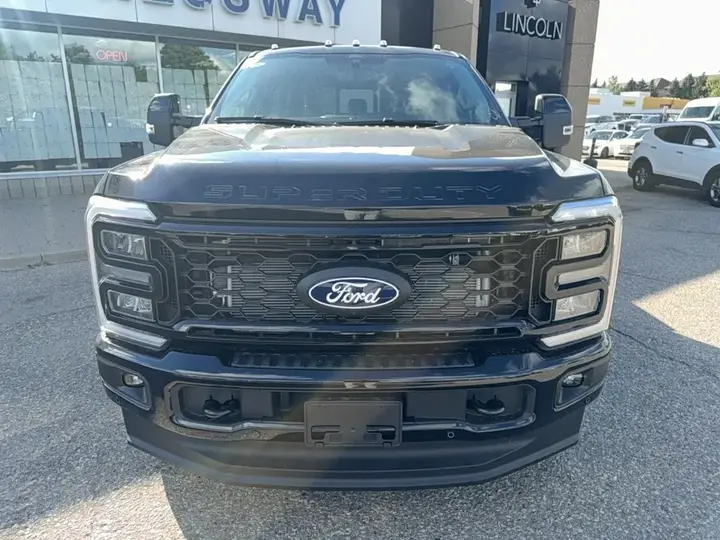Ford F250 2027 photo 2