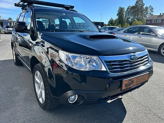 Subaru Forester 2010 photo 2