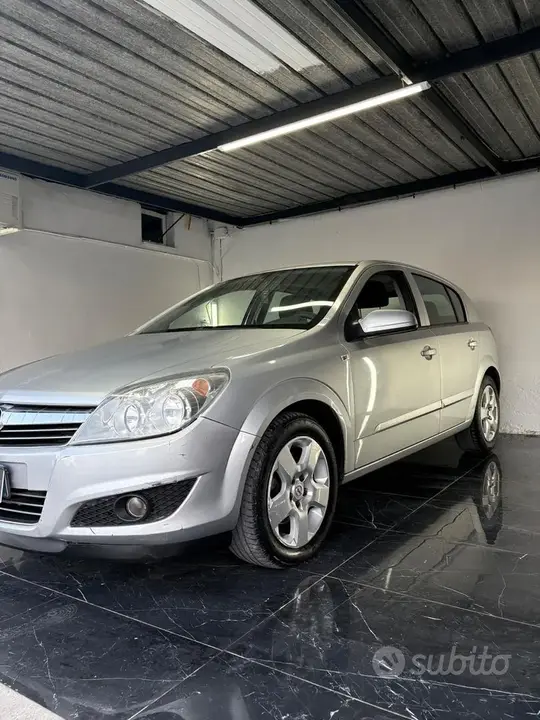 Opel Astra 2009 photo 4