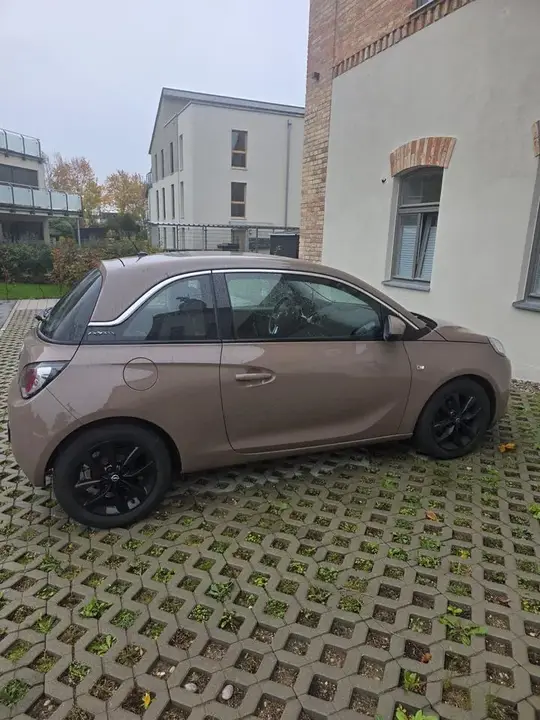 Opel Adam