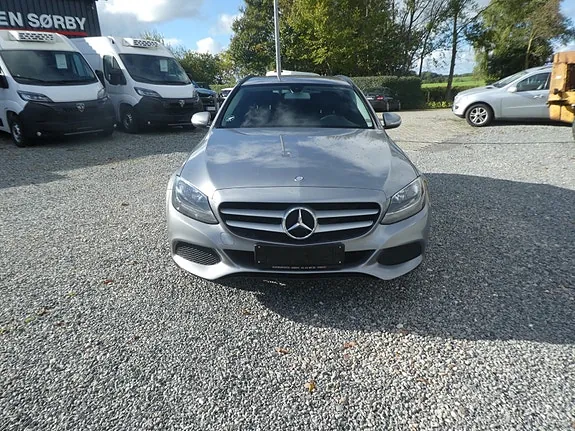 Mercedes-Benz C200 2015 photo 2