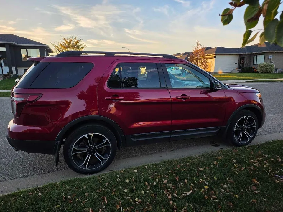 Ford Explorer Sport 2015 photo 2