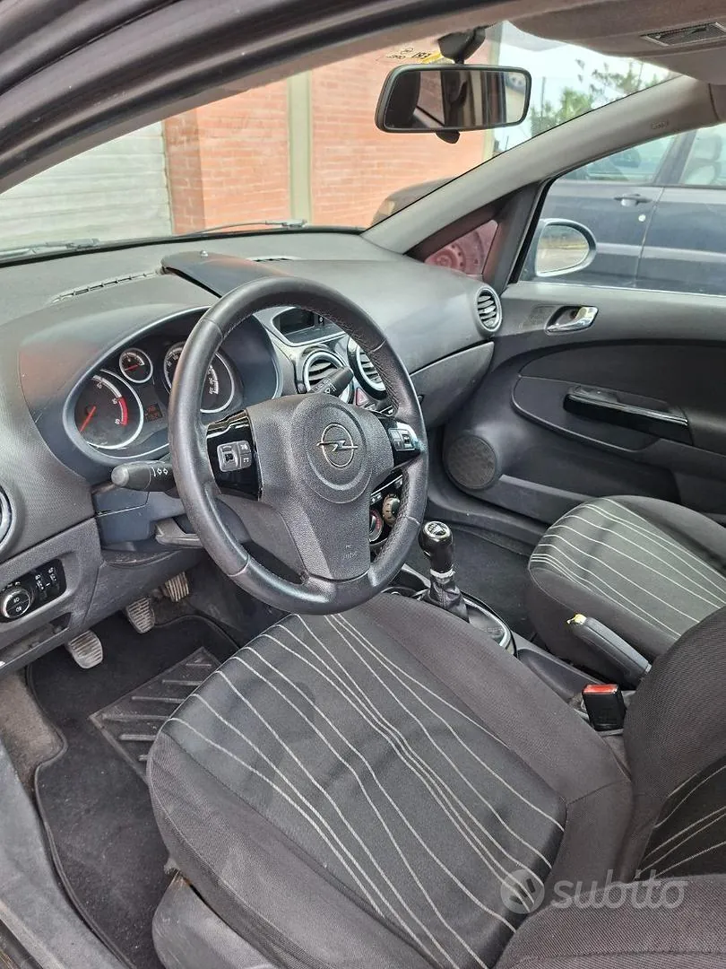 Opel Corsa 2011 photo 3