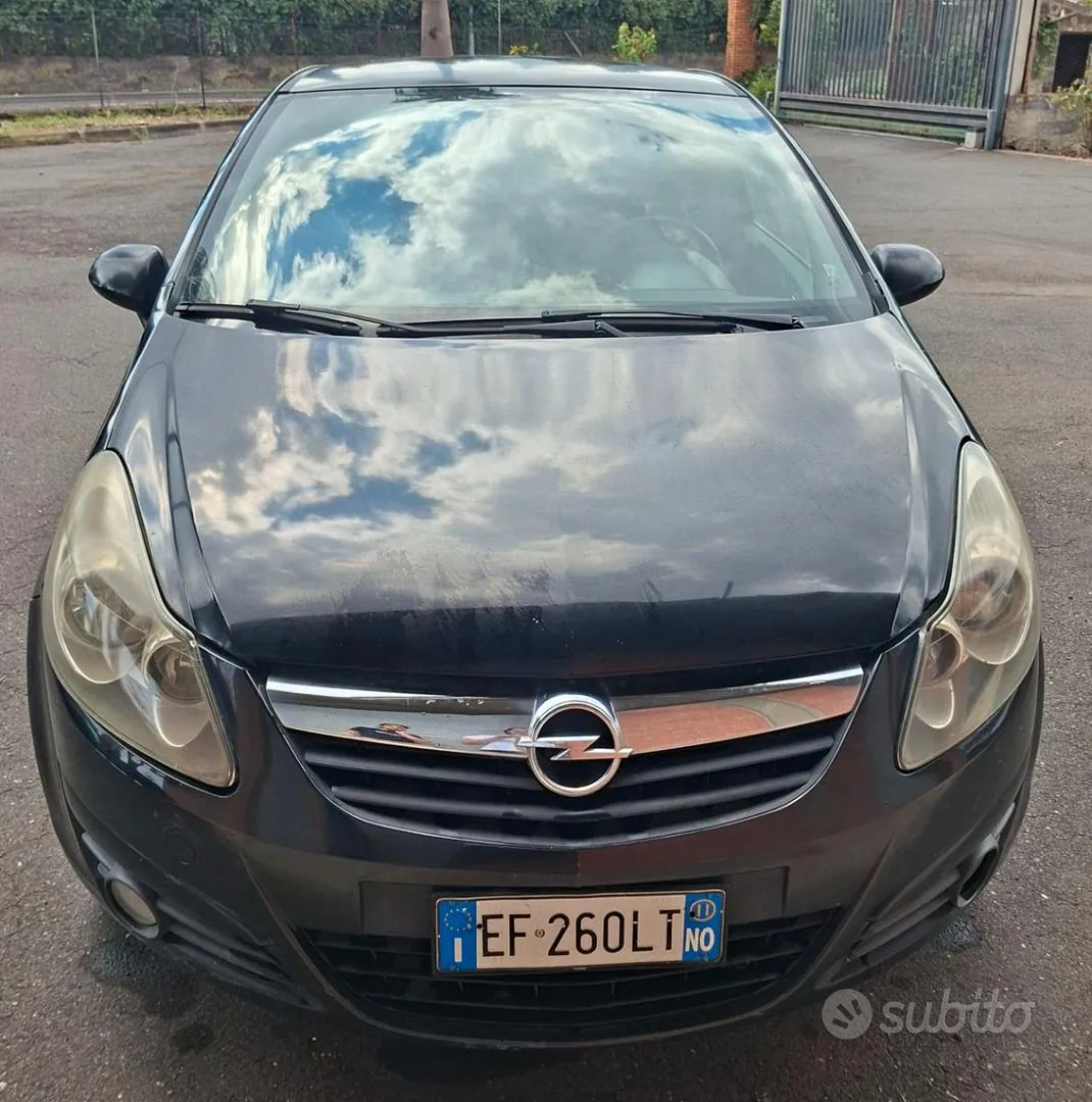Opel Corsa 2011 photo 2