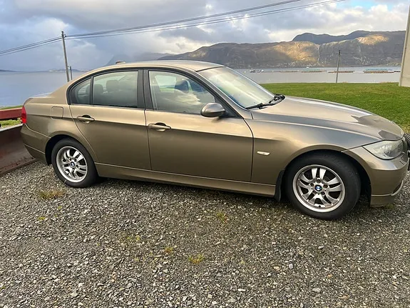 BMW 318D 2007 photo 2