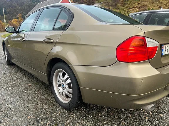 BMW 318D 2007 photo 5