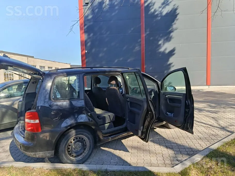 Volkswagen Touran 2006 photo 5