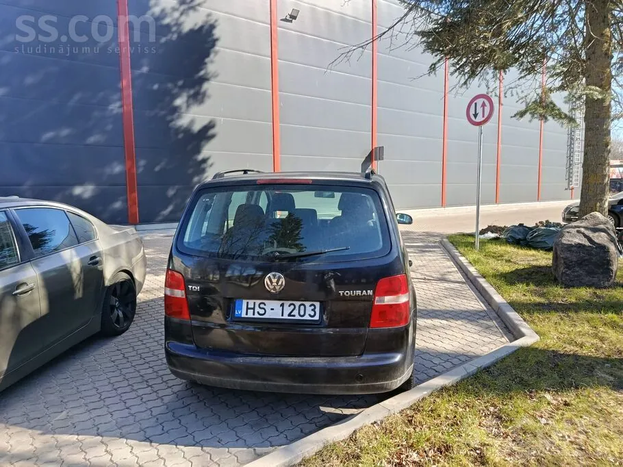 Volkswagen Touran 2006 photo 3
