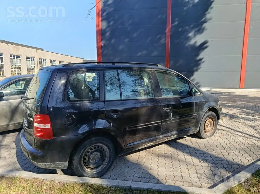 Volkswagen Touran 2006 photo 4