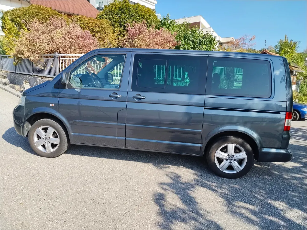 Volkswagen T5 2009 photo 2
