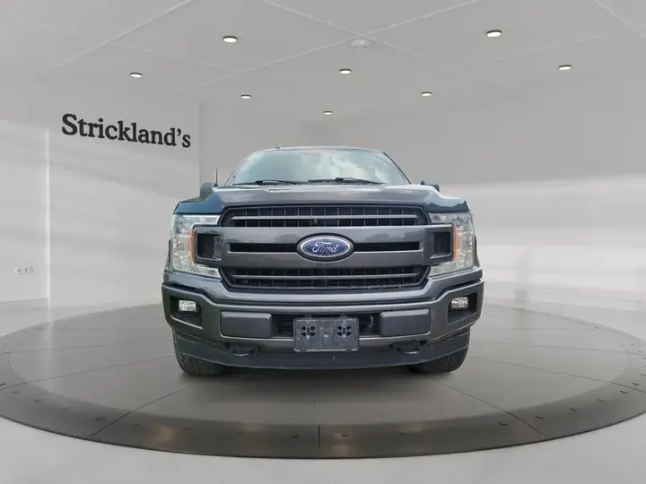 Ford F-150 2018 photo 2