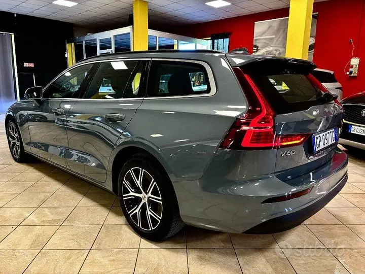 Volvo V60 2023 photo 4