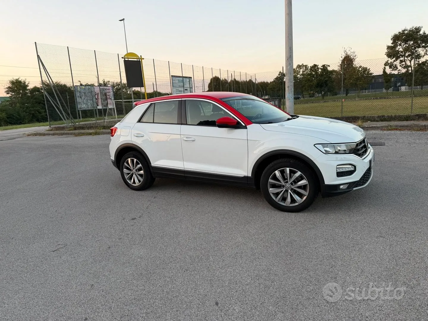 Volkswagen T-Roc 2018 photo 2