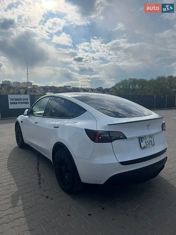 Tesla Model Y 2023 photo 3