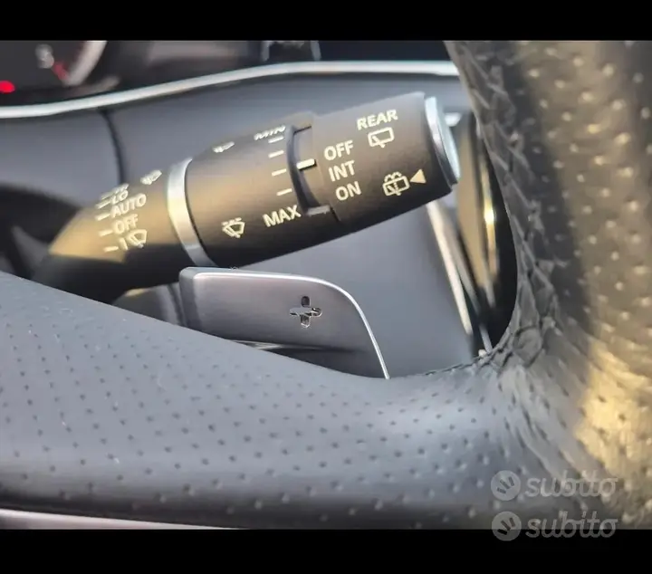Land Rover Evoque 2022 photo 3