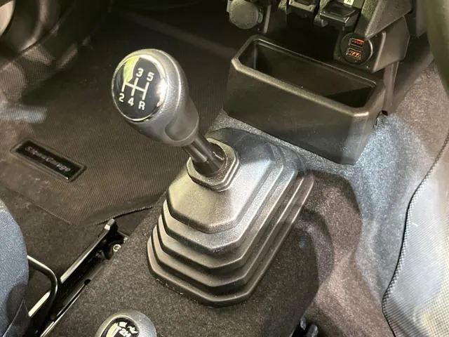 Suzuki Jimny 2024 photo 3