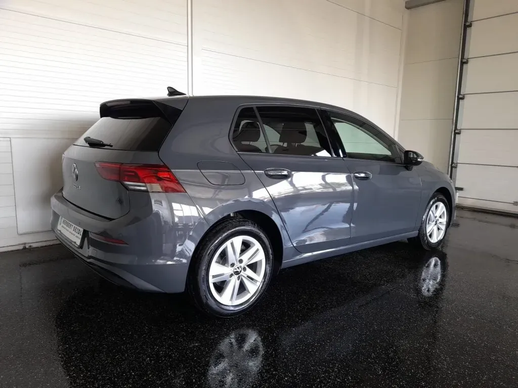 Volkswagen Golf 2023 photo 2