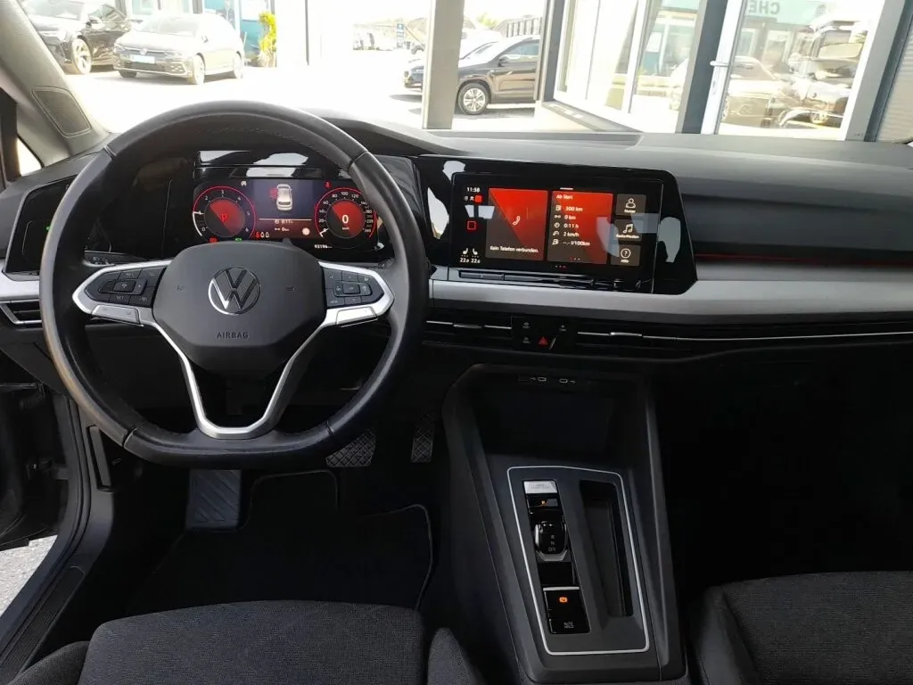 Volkswagen Golf 2023 photo 3