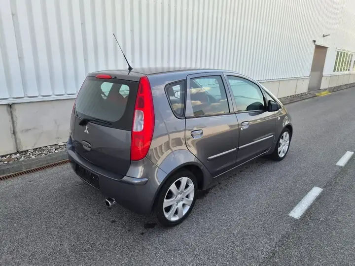 Mitsubishi Colt 2004 photo 3