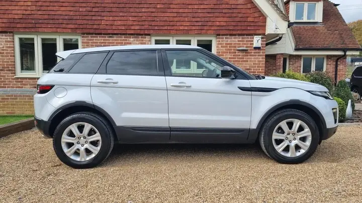 Land Rover Range Rover Evoque 2017 photo 4