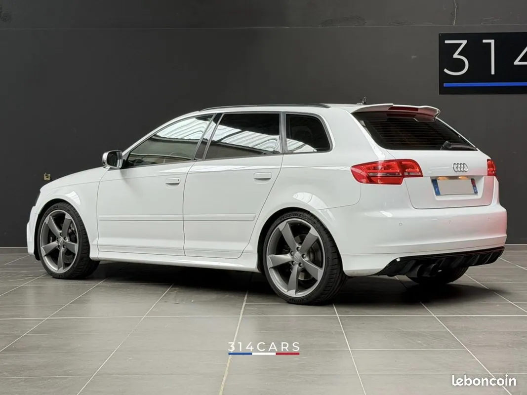 Audi Rs3 2011 photo 2