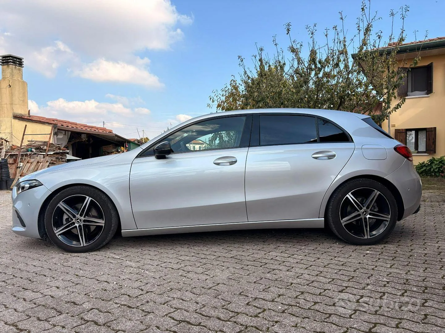 Mercedes-Benz A180D 2022 photo 2